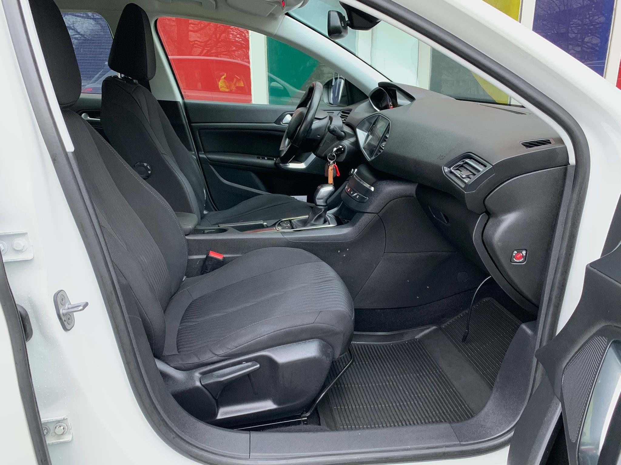 Peugeot 308 2018, bild 4/10