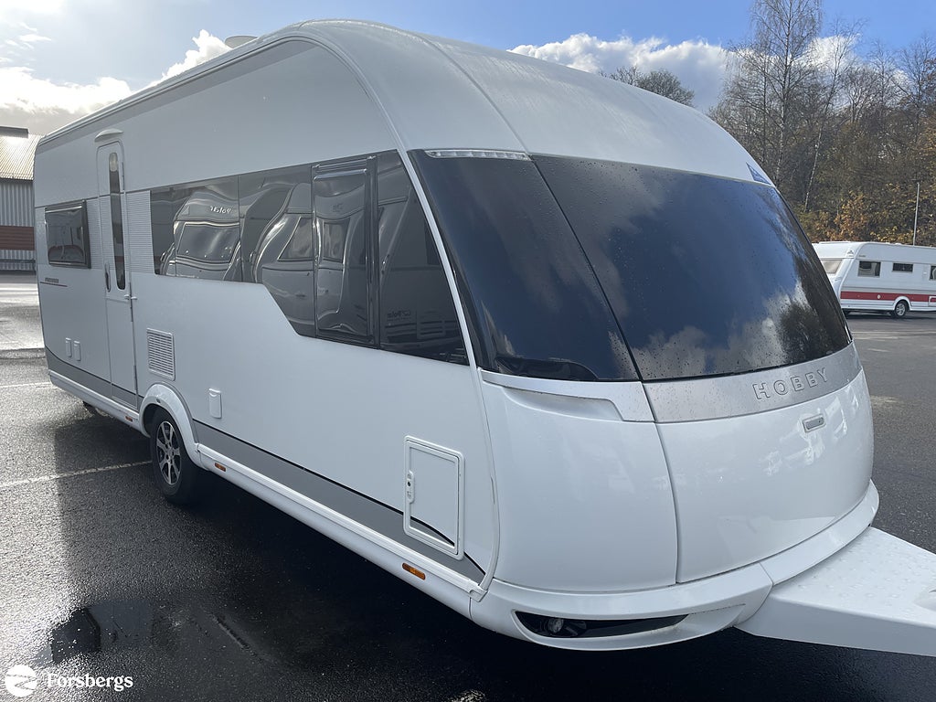 Hobby 560 CFE PREMIUM / Alde / Stort kök med köksfläkt