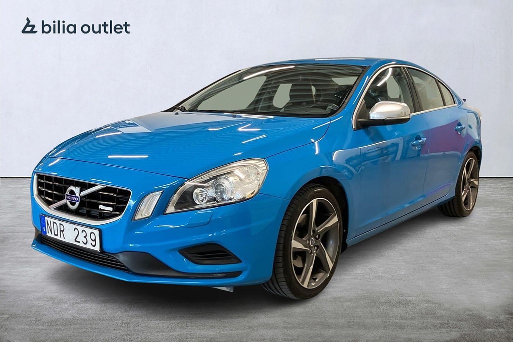 Volvo S60 D4 R-Design P-värmare Halvskinn PDC Bak Bluetooth