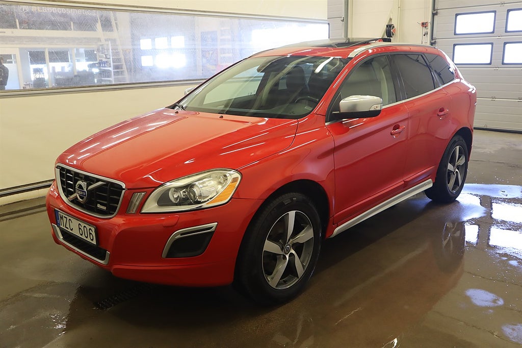 Volvo XC60 D5 AWD R Design AUT PANO DRAG LÄDER VÄRMARE FIN BIL