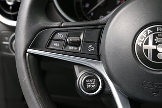 SUV Alfa Romeo Stelvio 20 av 27