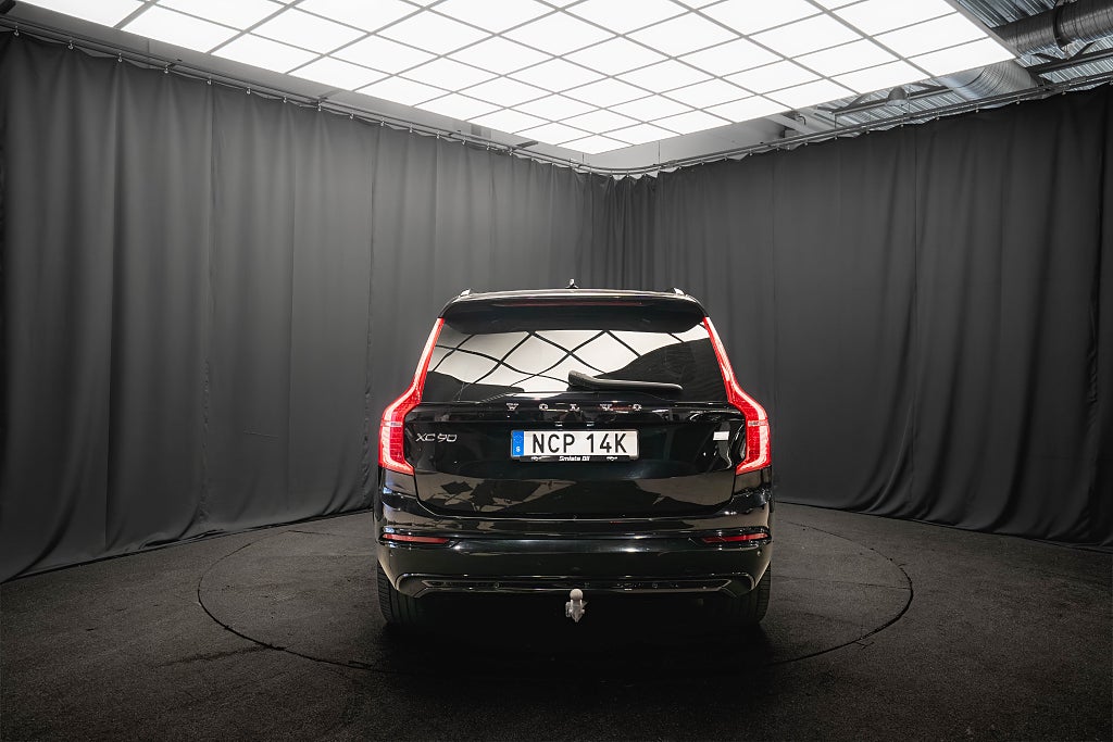 Volvo XC90 Recharge T8 AWD ULTIMATE 7sits B&W PANO LUFT 22' DRAG