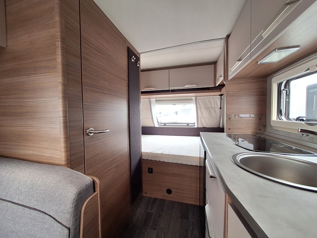 Knaus Sport 420 QD Dubbelbädd