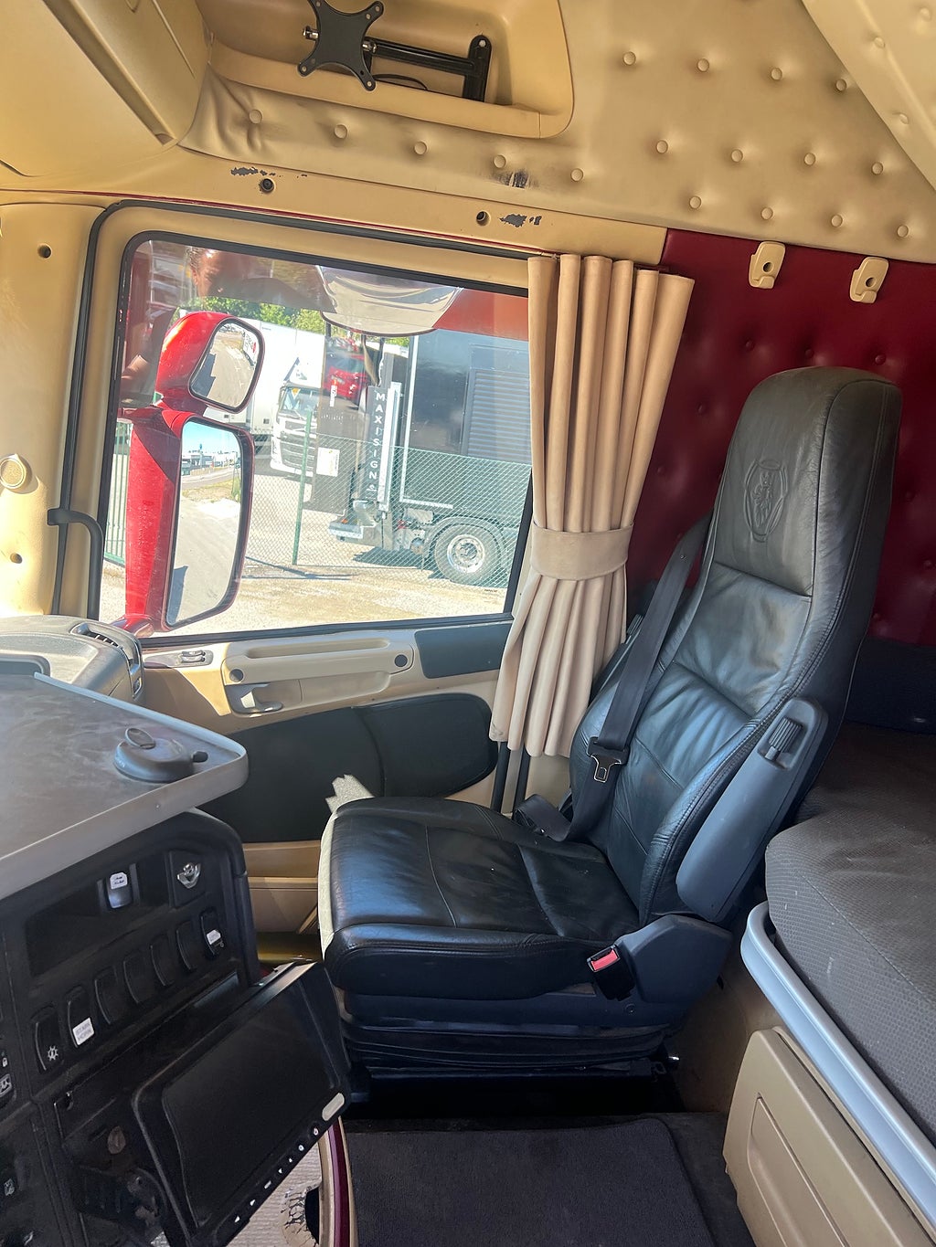 Scania R560 V8 6x4 Lastväxlare, Tandem