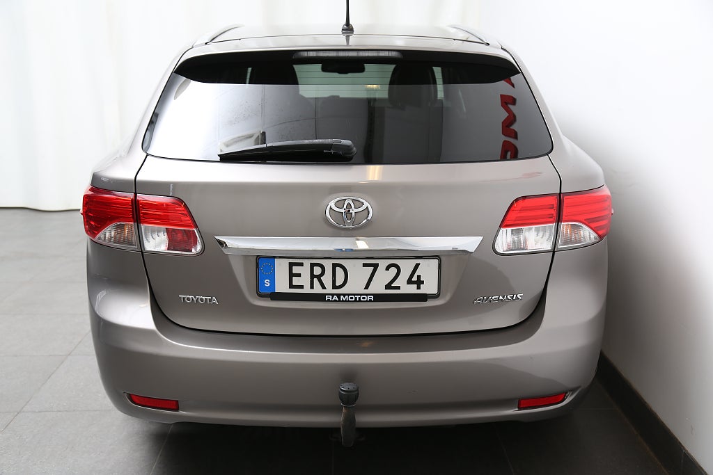 Toyota Avensis 1,8 147hk Edition 50 Kombi Navi Motorv Dragkrok 2015