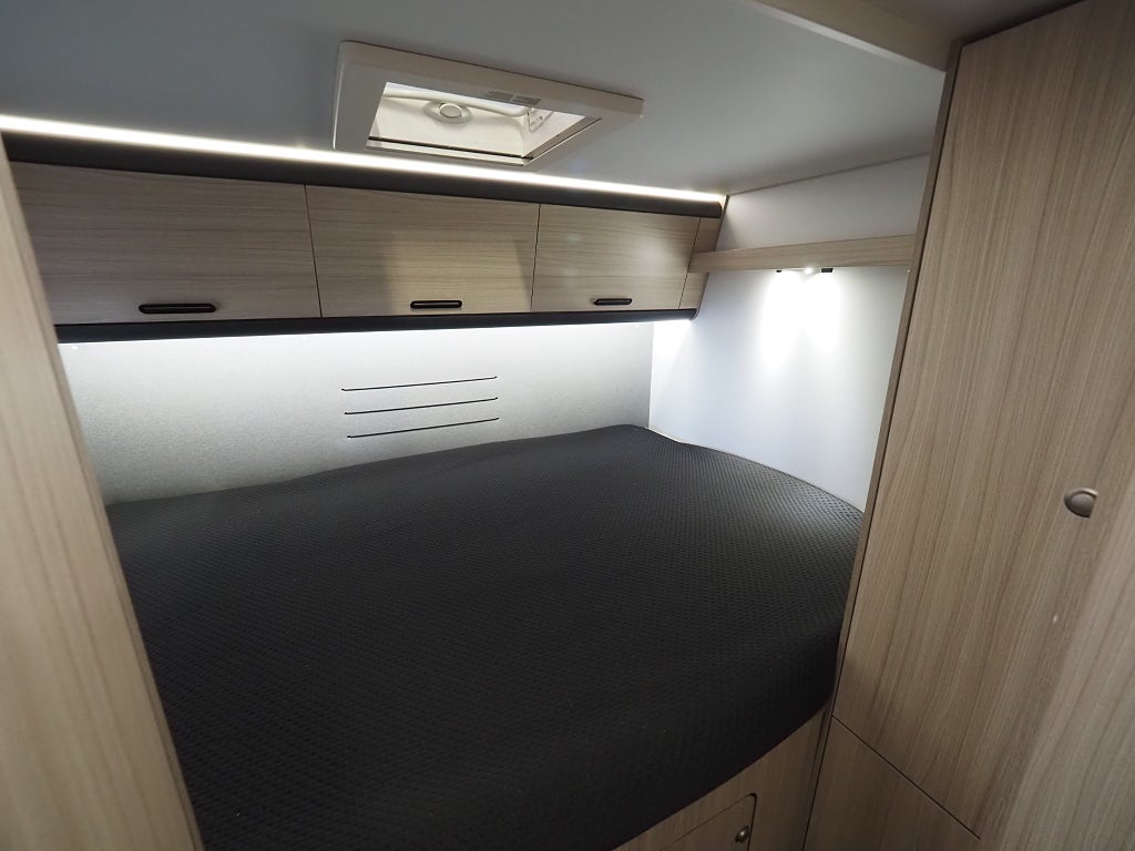 Sun Living A 75 DP AC Markis 3500kg 2023