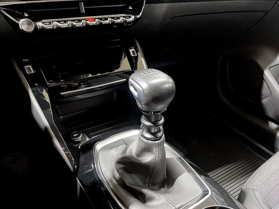 Bild på Peugeot 208 Allure 1.2 PT 100hk - B-KAMERA, CARPLAY