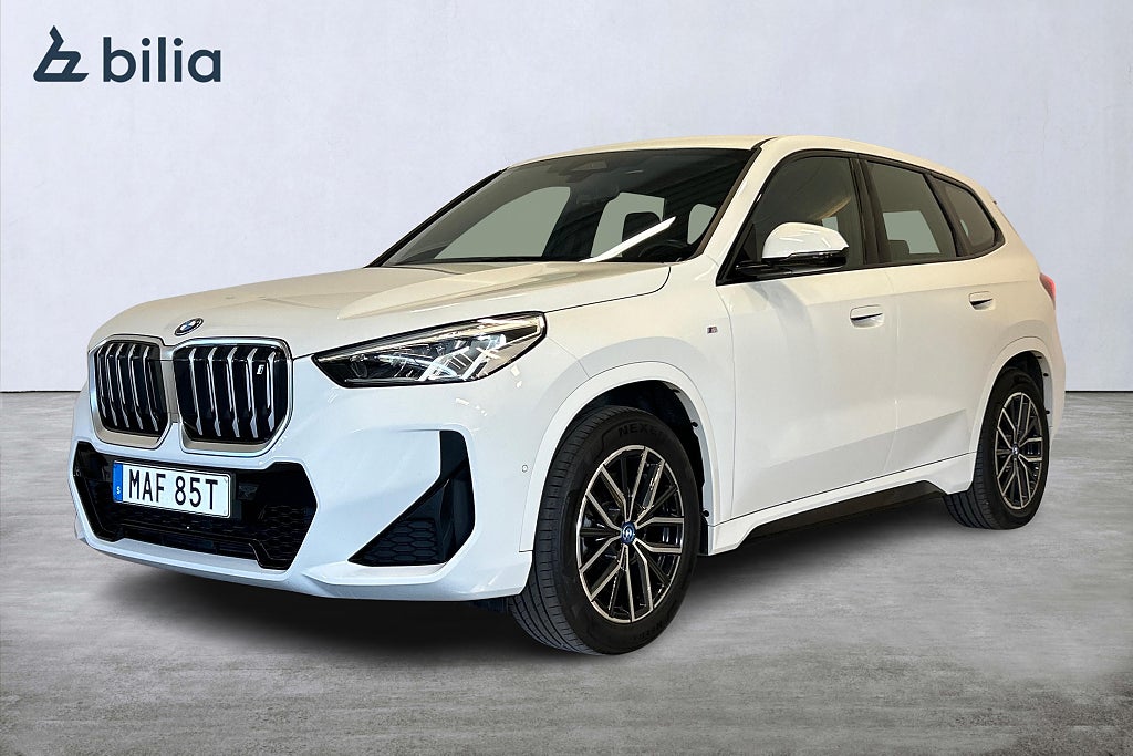 BMW iX1 xDrive30/ M Sport Edition / Dragkrok / Backkamera