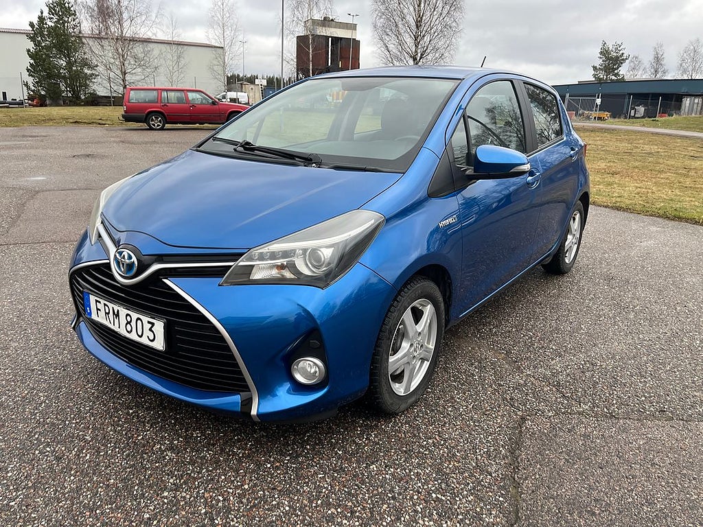 Toyota Yaris Hybrid En ägare OBS JULREA