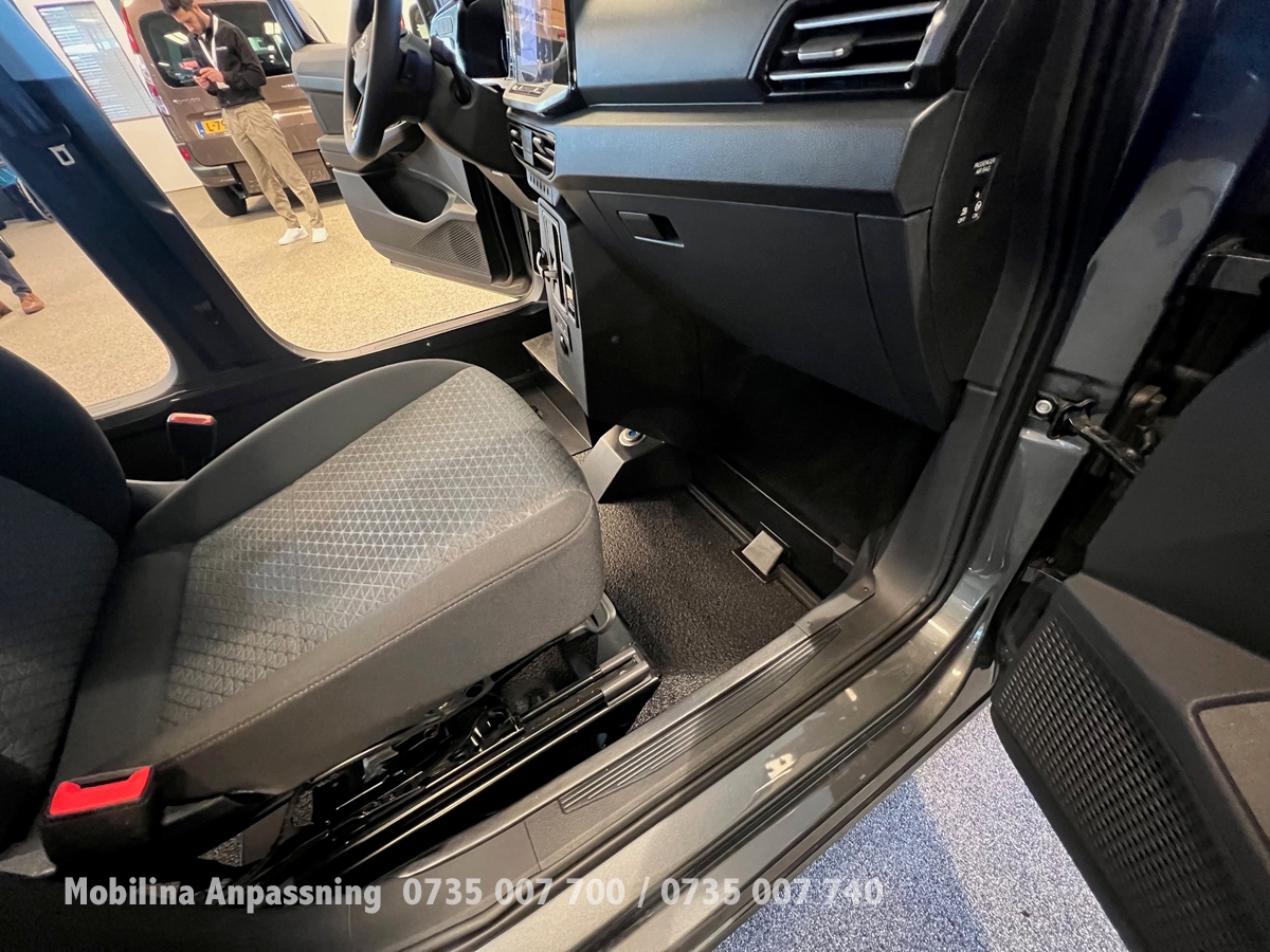 Ford Tourneo Handikappanpassad Golvsänkt 2026, bild 7/78