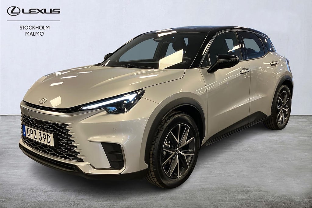 Lexus LBX Cool Tech FWD Skinn Navi Backkamera Rattvärme Värmare Keyl...