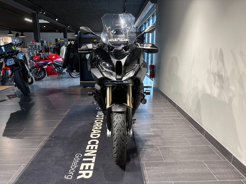 BMW S1000XR/3st väskor/Akrapovic/Chassisänkt