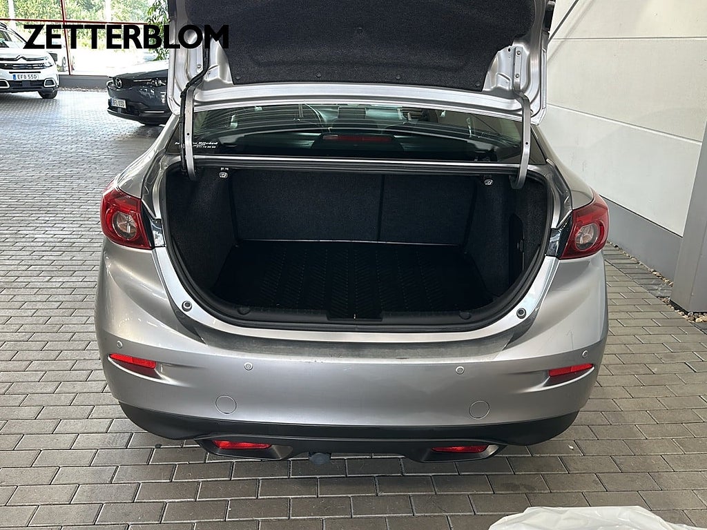 Sedan Mazda 3 6 av 16