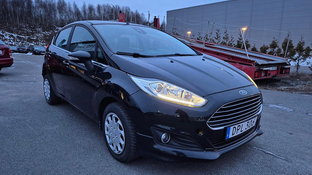 Ford Fiesta 5-dörrar 1.0 EcoBoost Titanium EU6 Nybes Ny kamrem