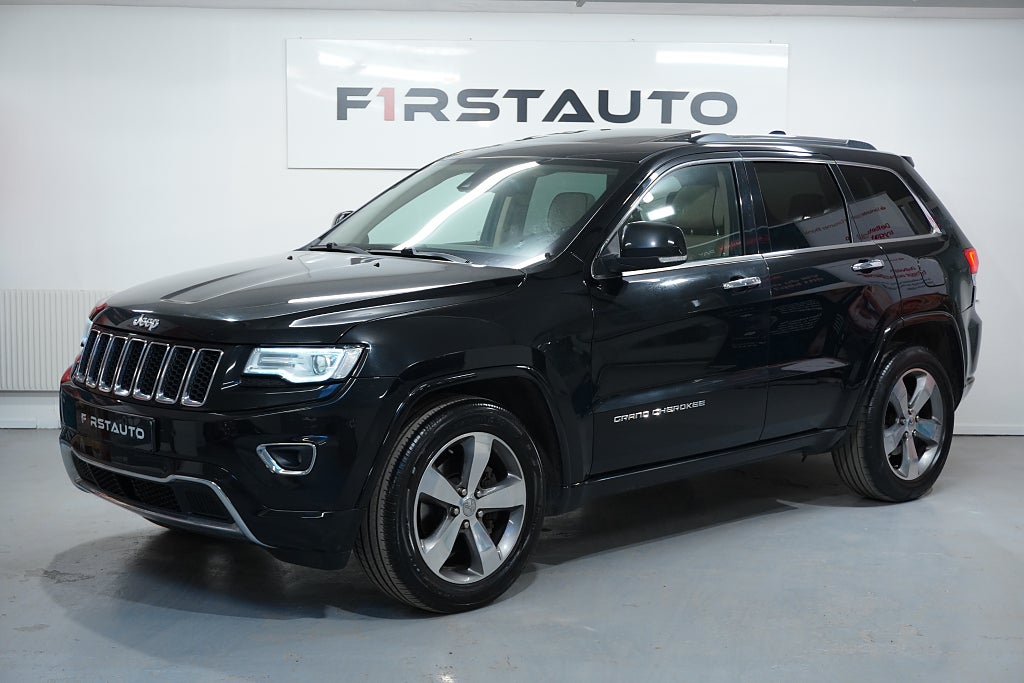 Jeep Grand Cherokee 3.0 V6 CRD 4WD Overland Luft Drag Pano Kamera Ny serv  