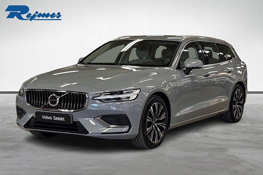 Volvo V60 Recharge T6 II Core Bright/ Dragkrok/Läder
