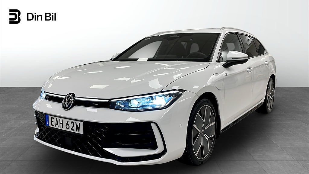 Volkswagen Passat SC e-Hybrid / R-Line / Drag / Harman Kardon