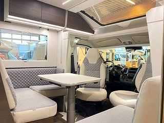 Husbil-halvintegrerad Adria Matrix Supreme 670 SL 10 av 31