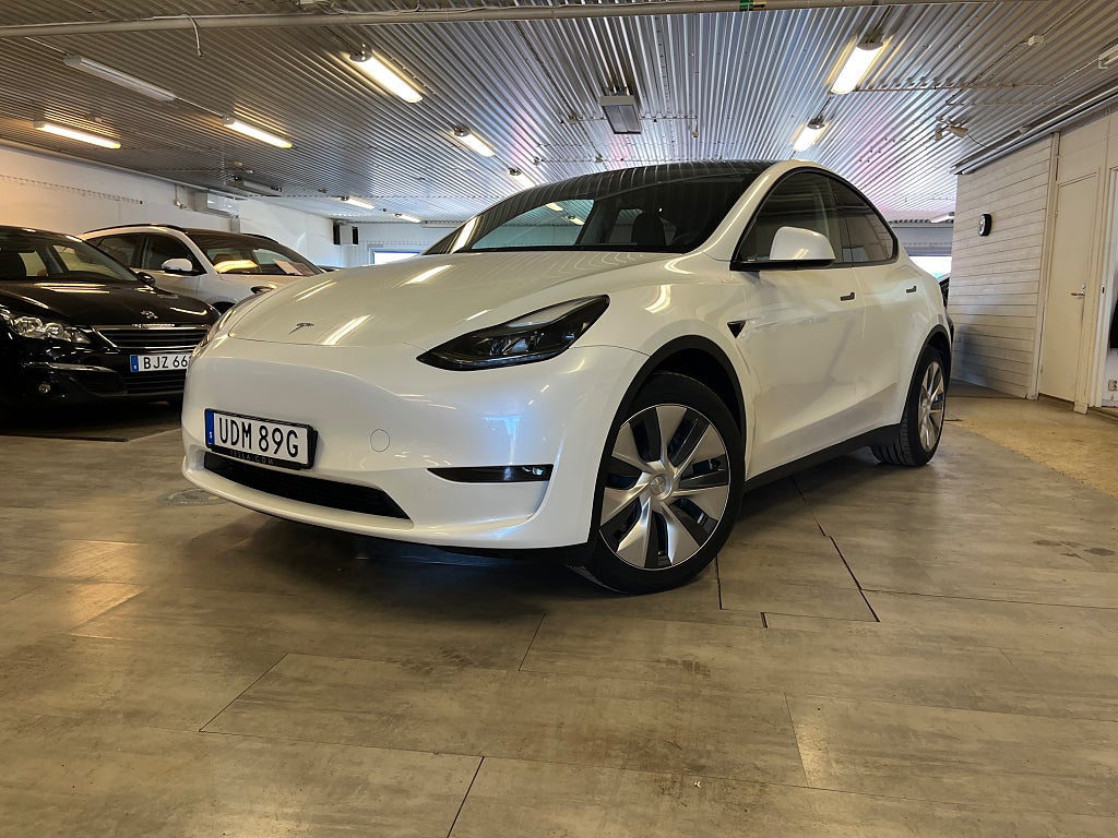 Tesla Model Y Long Range AWD Dragkrok Panorama 1.Ägare 