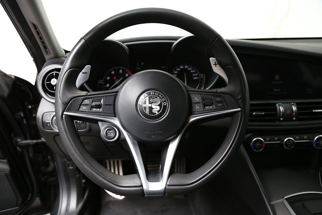 Alfa Romeo Giulia 2,0 Turbo 16V 280hk Q4 Veloce Drag Carplay B-Kamera 2018