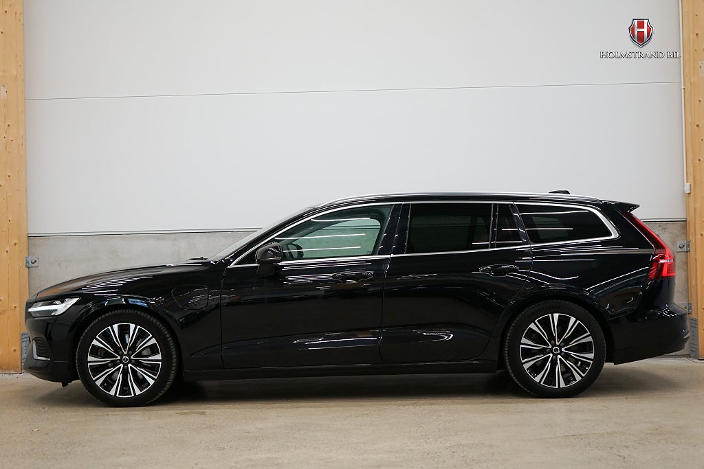 Volvo V60 Recharge T6 AWD Core Drag P-värme Kamera Carplay BLIS 