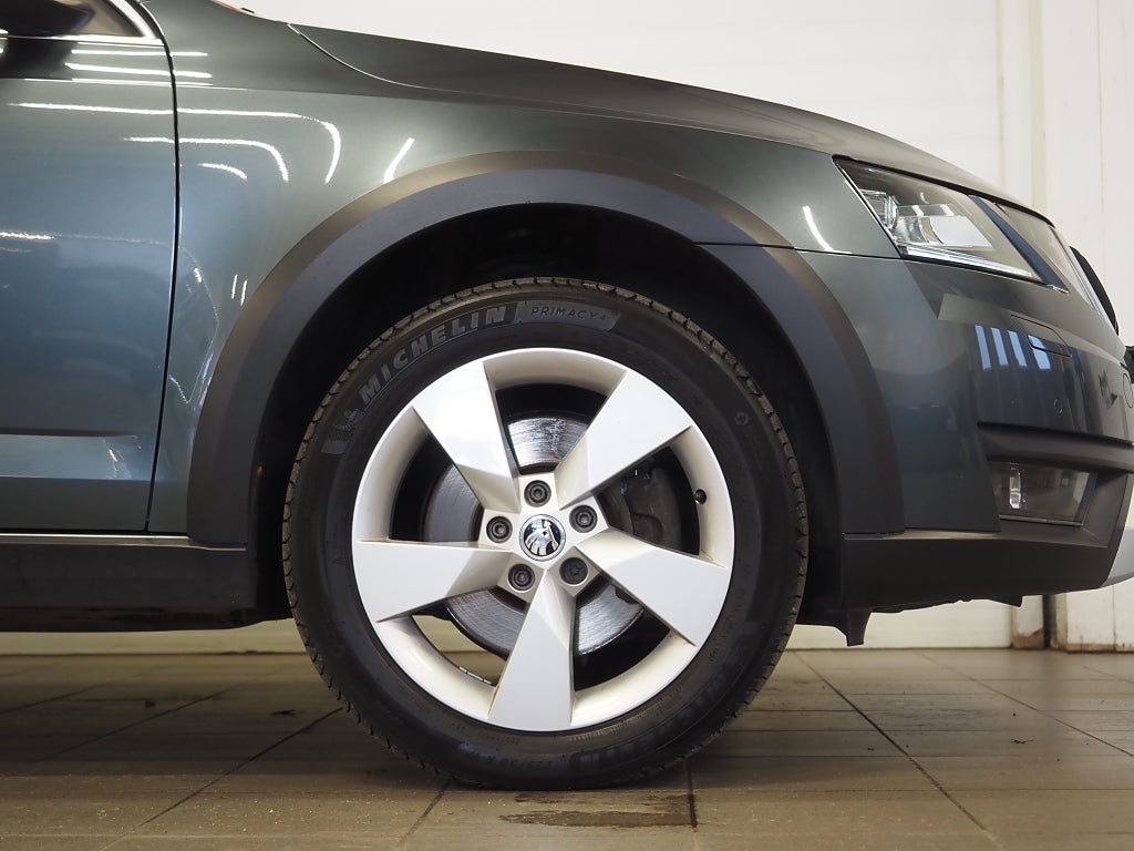 Skoda Octavia Scout 2.0 TDI 4x4 Premium Drag Navi D-Värm 2020