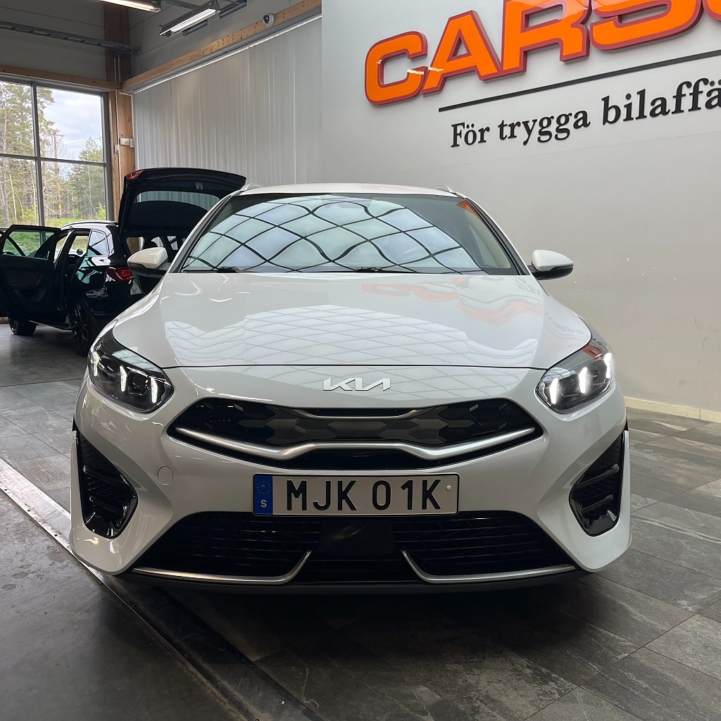 Kia Ceed 4,99% SW Plug-in Hybrid Advance Carplay Bkamera Rattvär