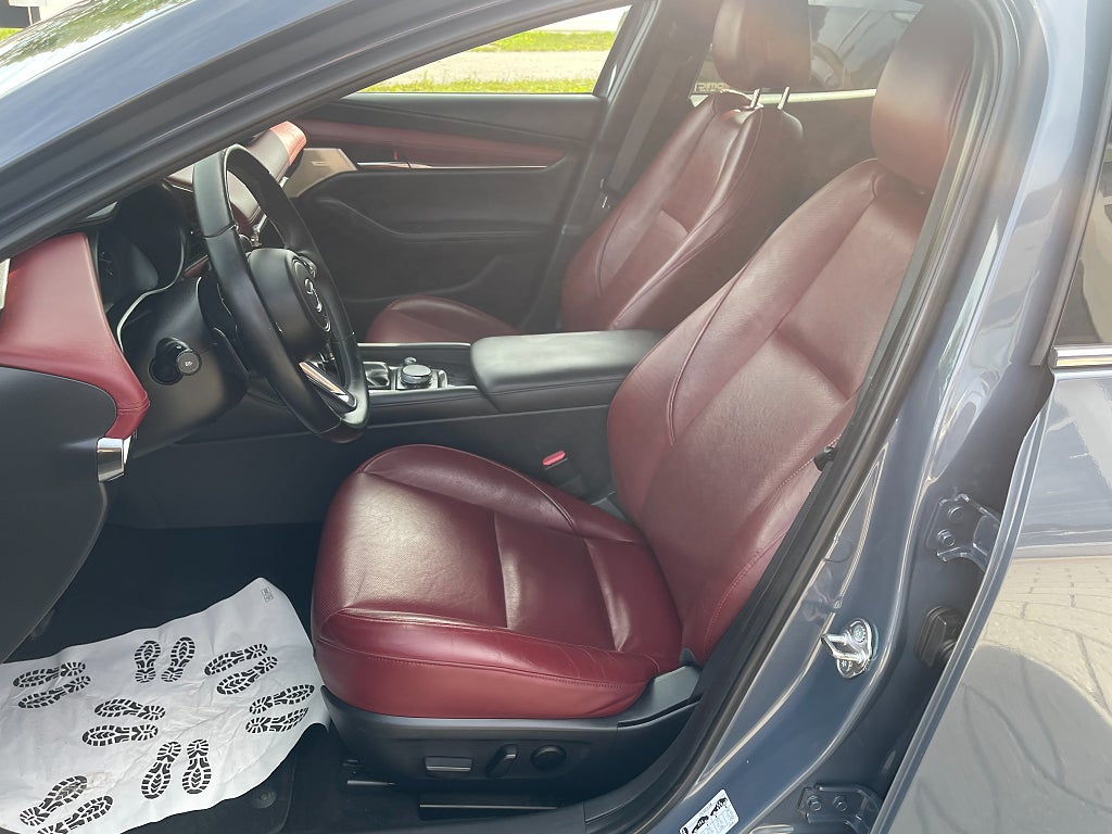 Mazda 3 Cosmo vinröd skinnklädsel 2.0 SKYACTIV-X AWD 180 hk