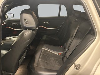 BMW 320 d xDrive Touring Aut M Sport Drag Värmare Kamera S&V