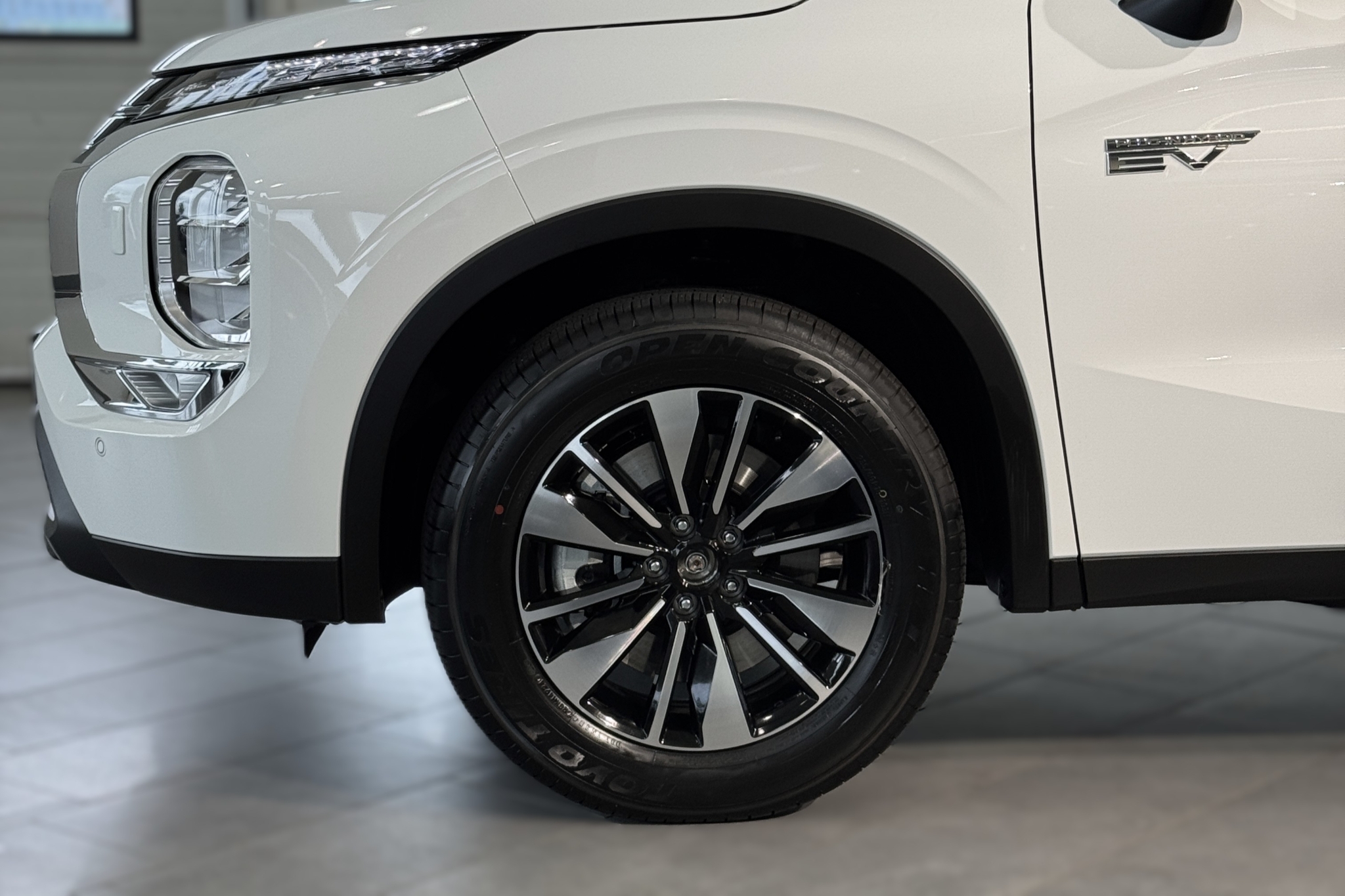 Mitsubishi Outlander Invite PHEV 4WD 2026, bild 2/42