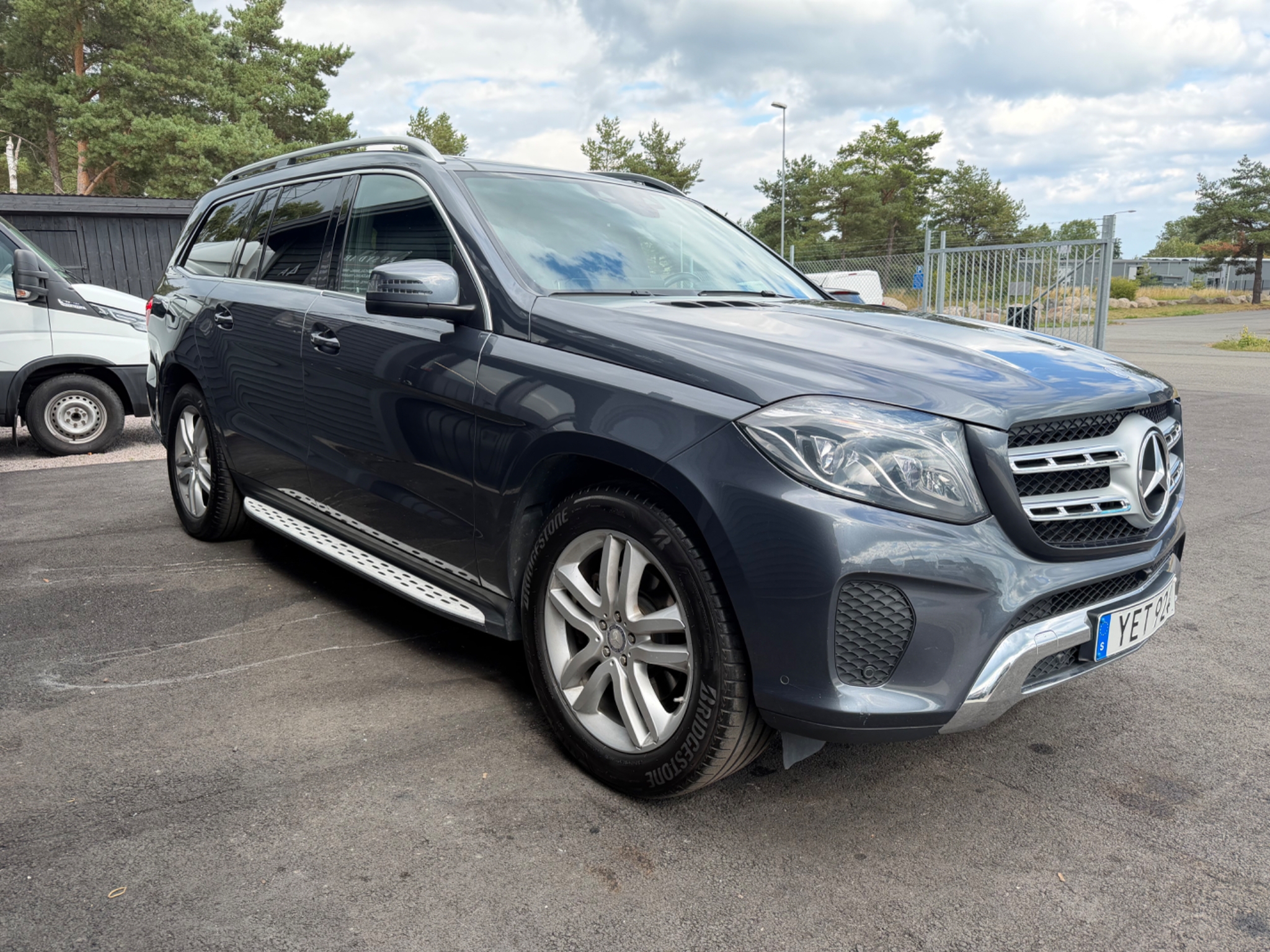Mercedes-Benz GLS 2016, photo 6/45