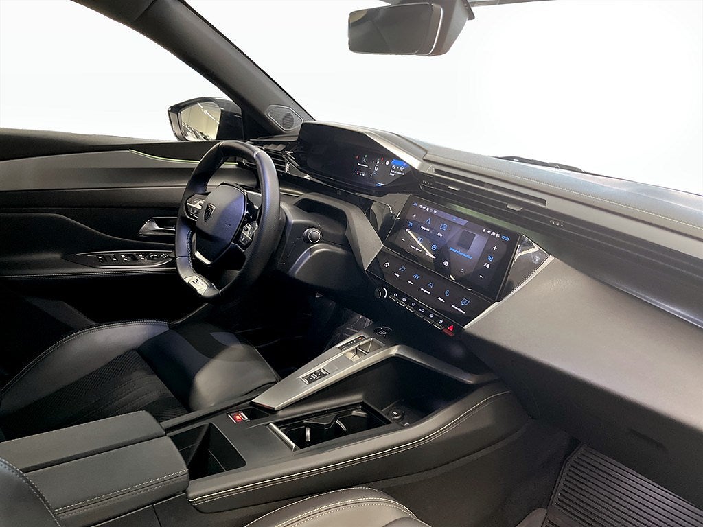 Bild på Peugeot 408 GT 1.2 PT 130hk Aut - B-KAMERA, ELSTOL