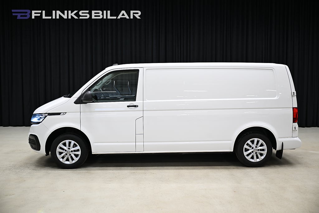 Volkswagen Transporter 2.0 TDI 110HK L2 Nedlackad|LED|Drag|Värmare|GPS|Leasbar