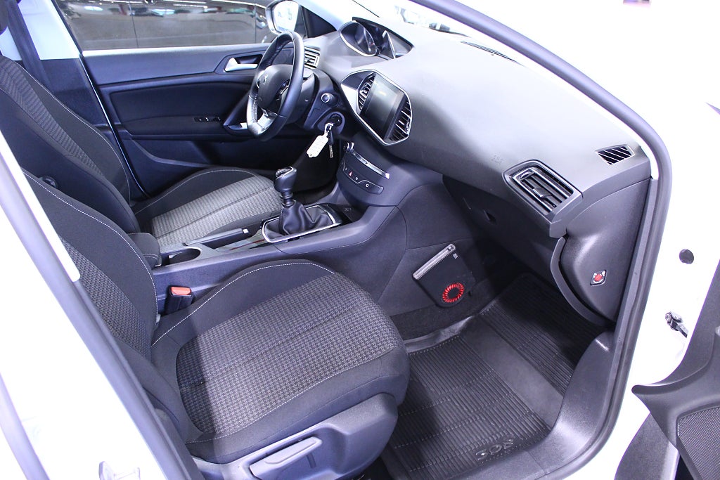 Peugeot 308 2020 - miniatyr 9