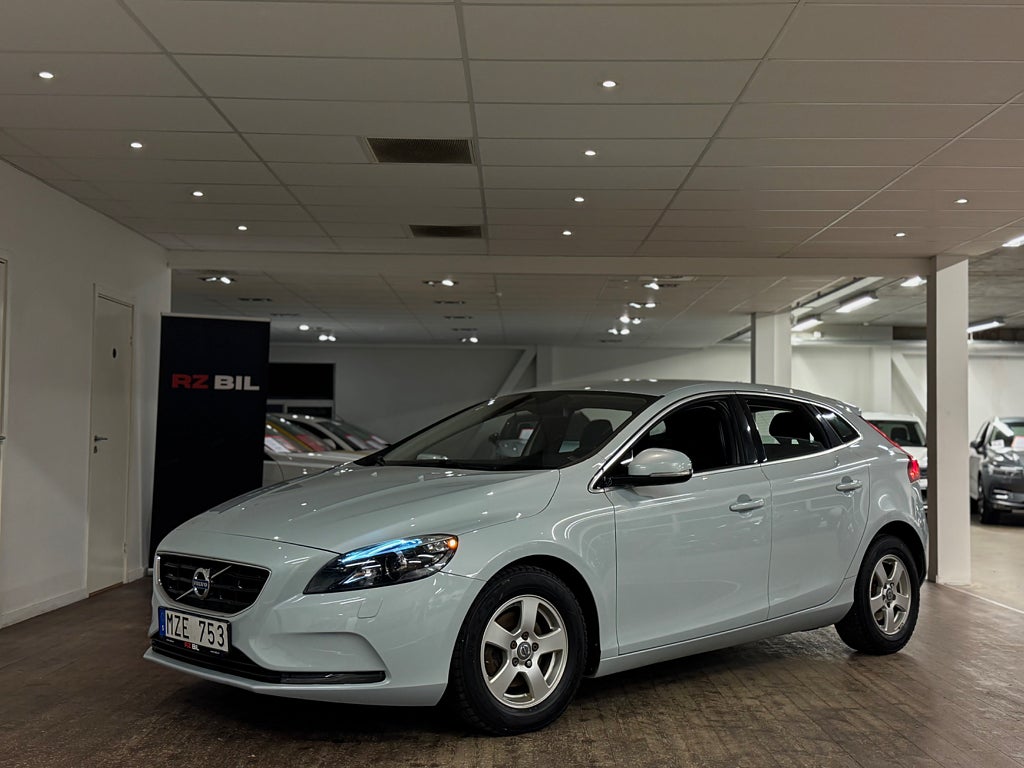 Volvo V40 D2 Summum #backkamera#läder stolar*1000kr/mån*