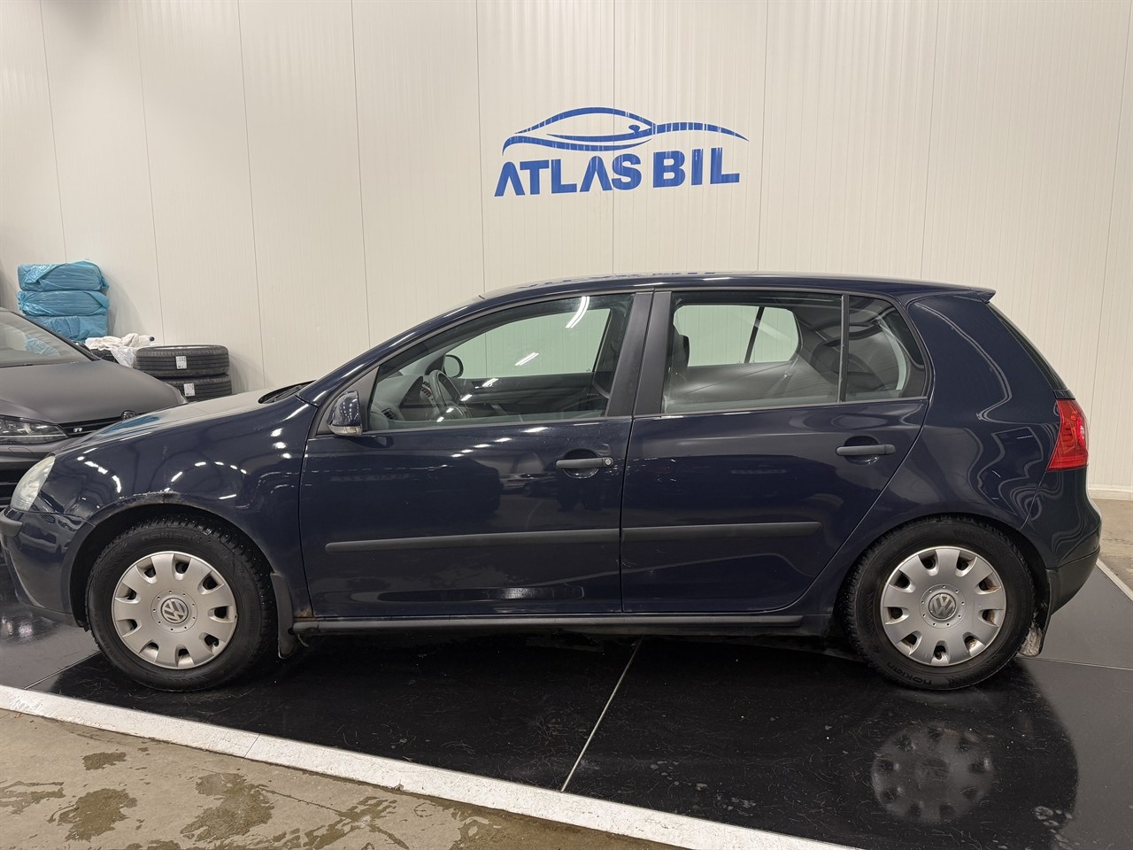 Volkswagen Golf 5-dörrar 1.6 FSI 115hk 2004, kuva 2/42
