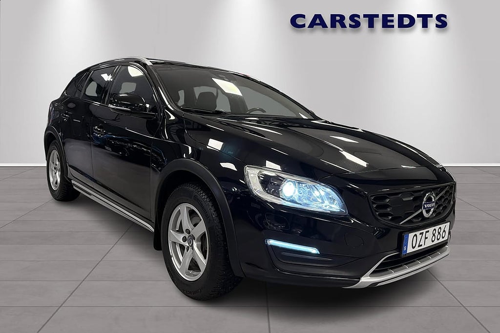 Volvo V60 Cross Country D3 150hk Summum D-Värm VOC Drag