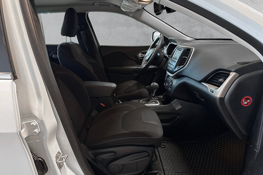 Jeep Cherokee 2.0 CRD 4WD Dragkrok ENDAST 450 MIL 1-Ägare Nyskick
