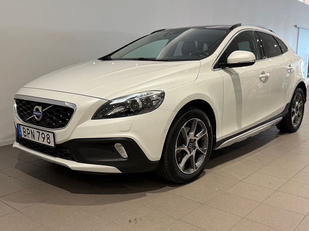 Volvo V40 Cross Country T4 Ocean R BE PRO / Panoramatak /...