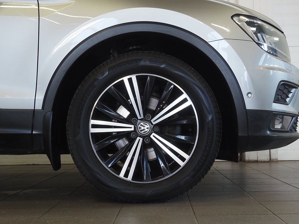 Volkswagen Tiguan 1.4 TSI 150hk DSG 4Motion Drag Kamera P-Värmare Carplay 2018