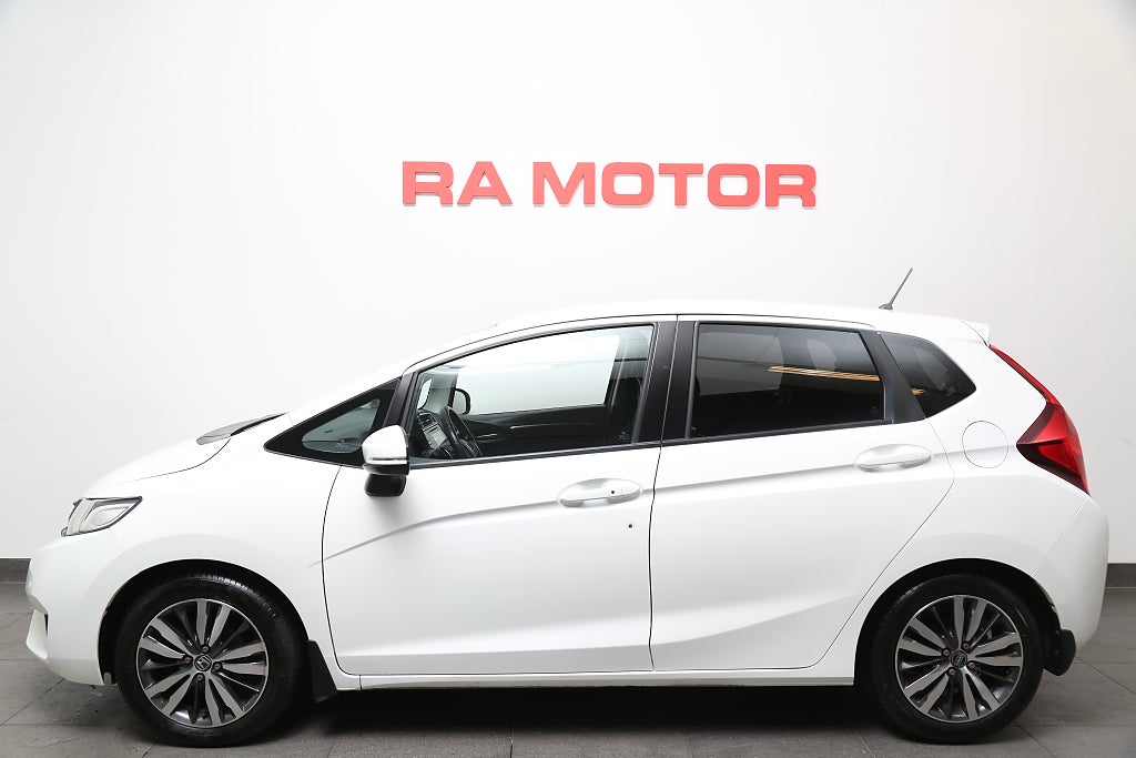Honda Jazz 1,3 i-VTEC 102hk Elegance Aut 5D 1ägare Dragkrok 2016