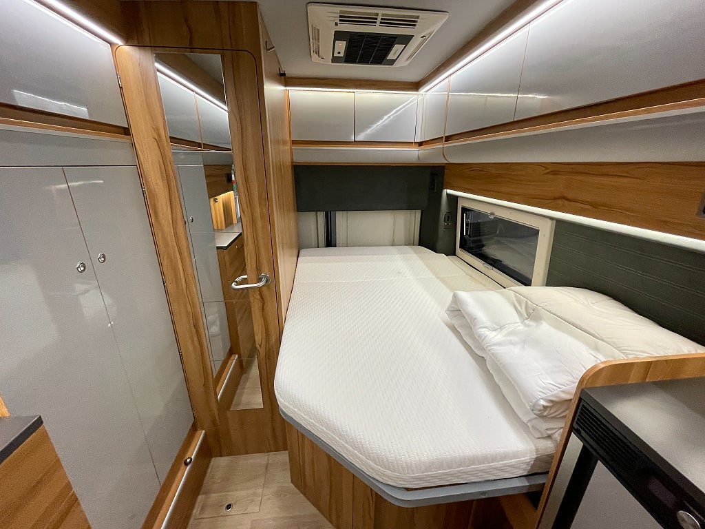 Affinity One 295 /AC bodel/Solcell/Våningssäng/Automat 160hk - Affinity