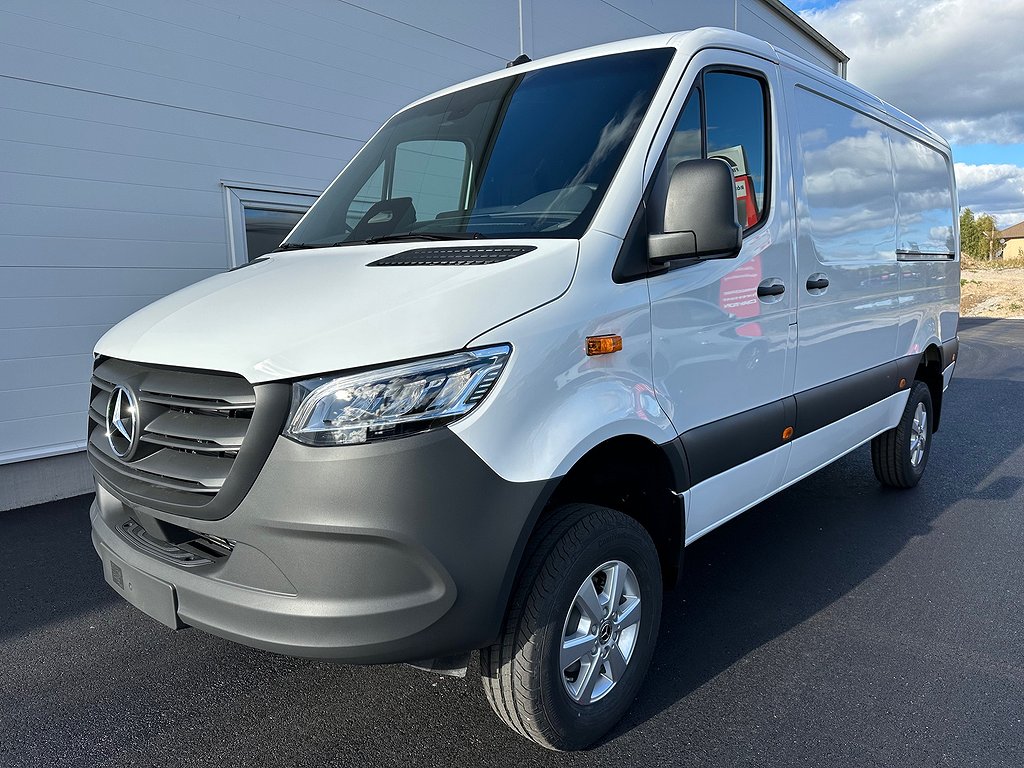 Mercedes-Benz Sprinter 319 CDI Skåp A2 Pro  4x4 Omg. lev