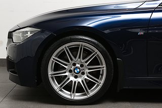 Sedan BMW 330 8 av 28
