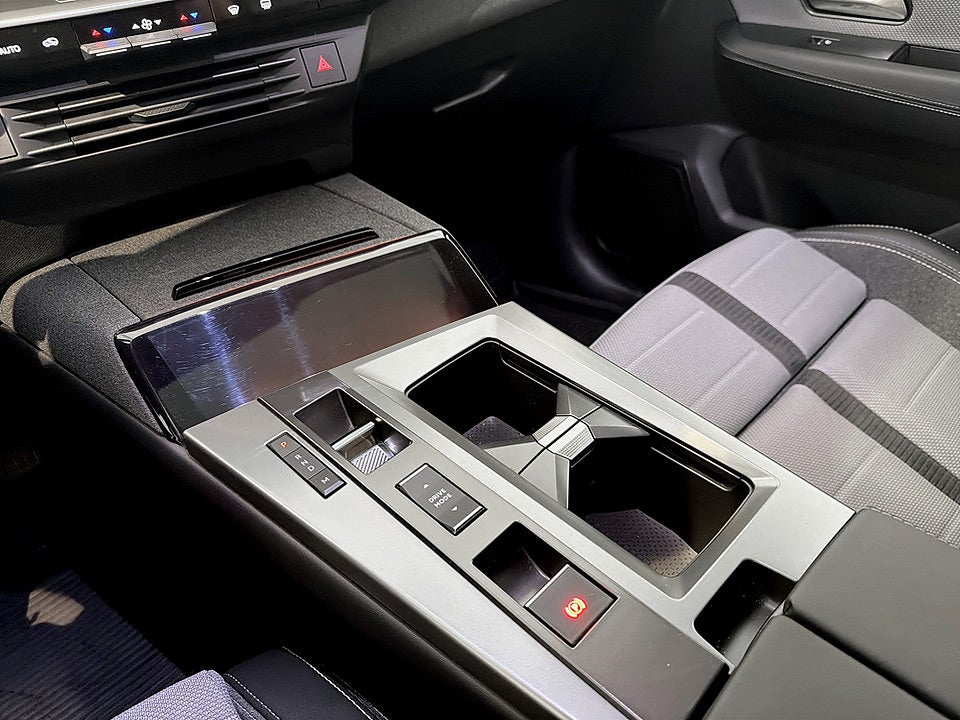 Bild på Opel Grandland X GS Hybrid 145hk Aut PANO B-KAMERA CARPLAY