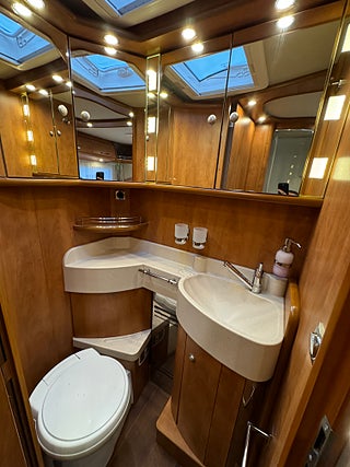 Husbil-halvintegrerad Carthago C-Line T4.9 180HK AUT 15 av 24