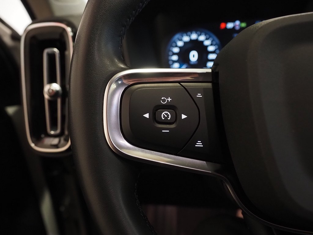 Volvo XC40 T2 122hk Geartronic Inscription | Navi | Kamera | 2022