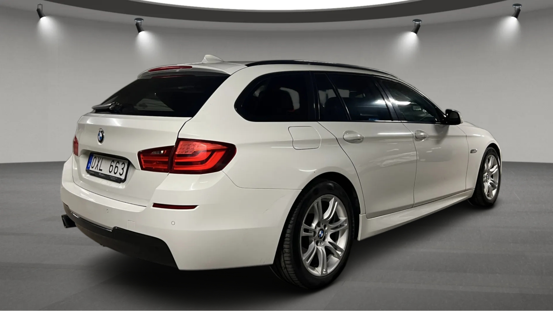 BMW 528 2011, bild 3/36