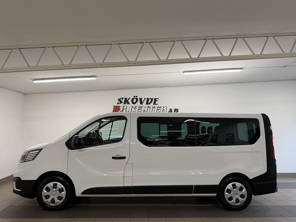 Renault Trafic Passenger 9-Sits L2 2.0 dCi/Nyservad/Värmare/Kamera/GPS
