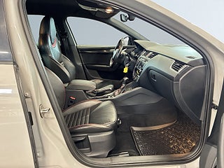 Skoda Octavia Kombi 2.0 TDI 4×4 RS S&V-hjul/Carplay/Drag/Canton/Skinn – bild 10